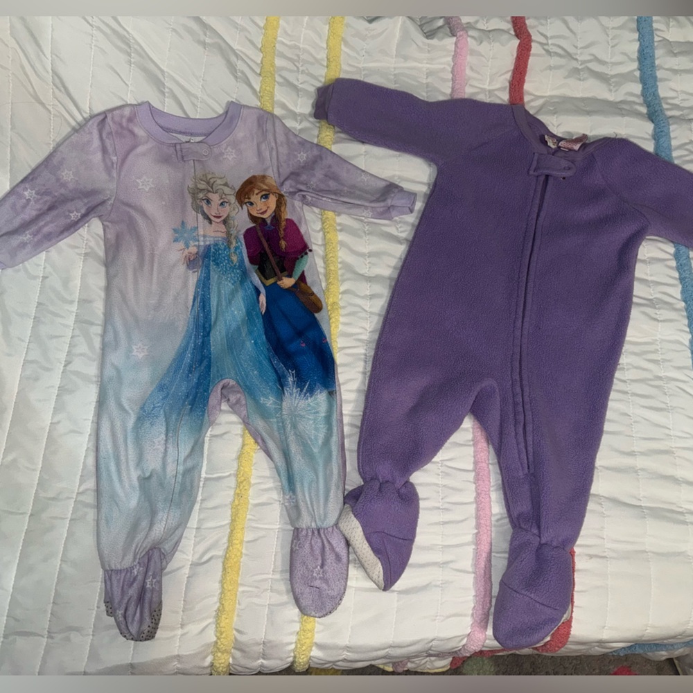 Disney’s Frozen bundle of cozy pajamas!